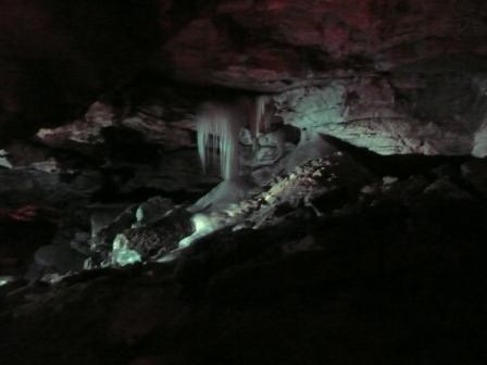 Кунгурская пещера. Сталактиты